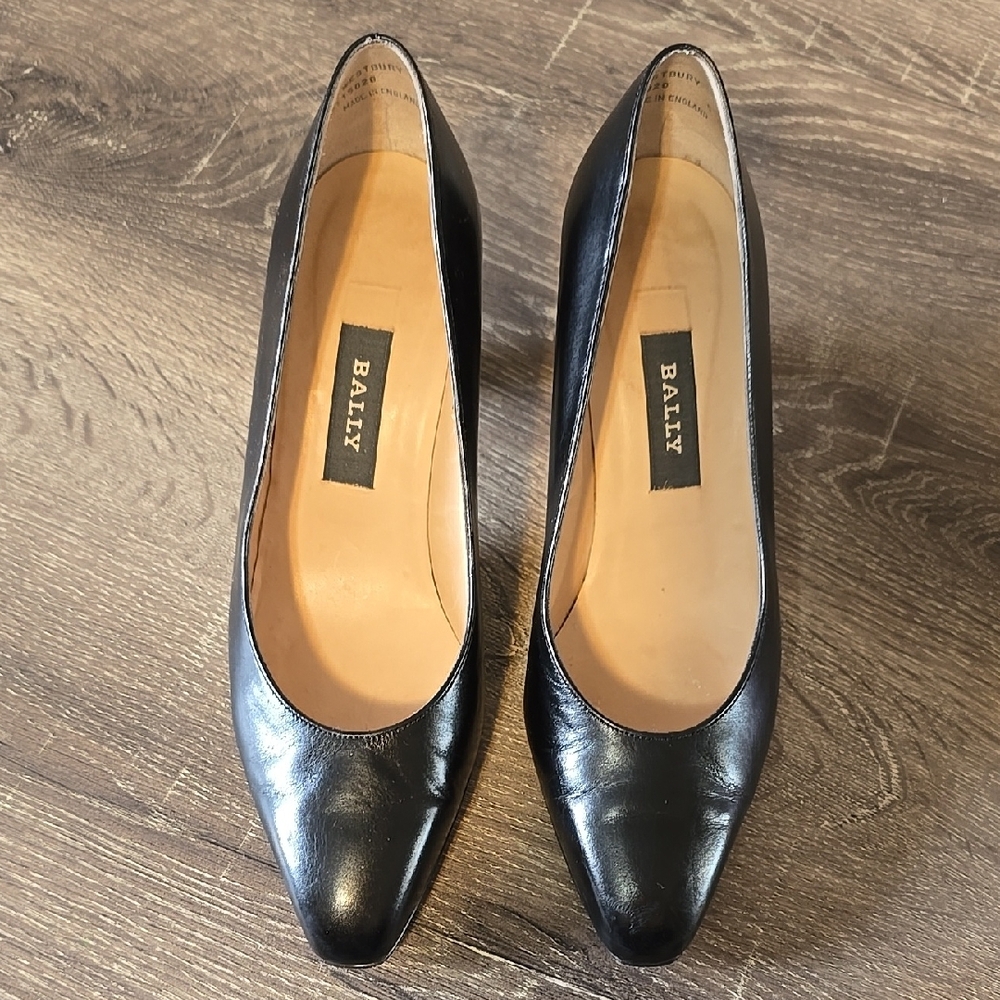 Bally Black Sophisticated Heels - Picture 8 of 16